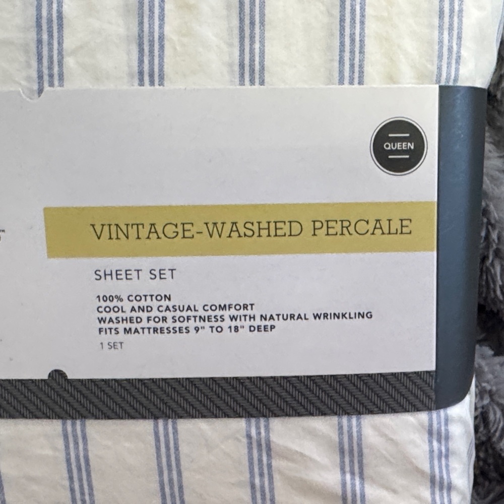 Threshold Vintage-Washed Percale Sheet Set in White and Light Blue Stripes - Picture 2 of 8